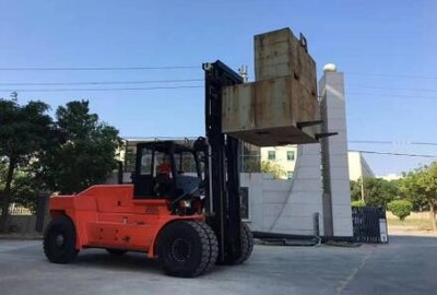 叉車